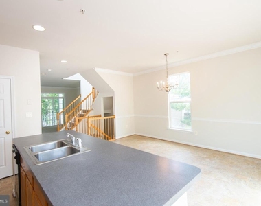 214 Tidewater Drive - Photo Thumbnail 5