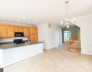 214 Tidewater Drive - Photo Thumbnail 4