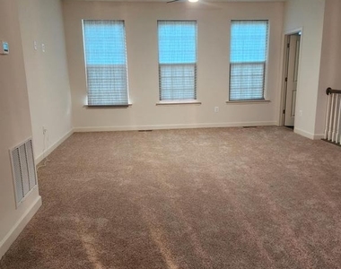 299 Buckeye Circle - Photo Thumbnail 5