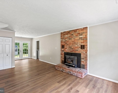 2324 Kent Court - Photo Thumbnail 9