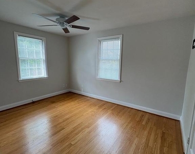 8134 Glen Gary Road - Photo Thumbnail 15