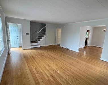 8134 Glen Gary Road - Photo Thumbnail 6