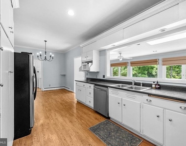 7811 Maple Avenue - Photo Thumbnail 6