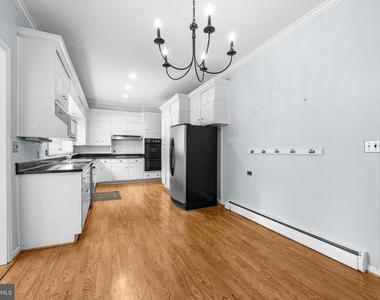 7811 Maple Avenue - Photo Thumbnail 12