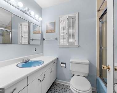 7811 Maple Avenue - Photo Thumbnail 32