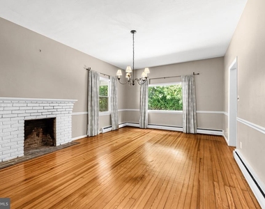 7811 Maple Avenue - Photo Thumbnail 3