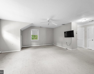 7811 Maple Avenue - Photo Thumbnail 21