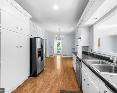 7811 Maple Avenue - Photo Thumbnail 7