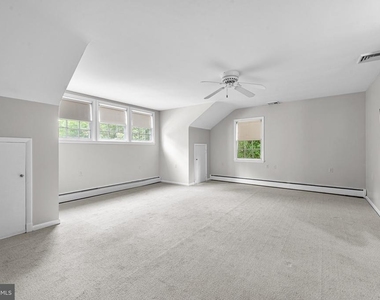 7811 Maple Avenue - Photo Thumbnail 22