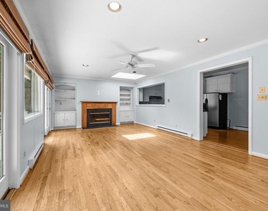 7811 Maple Avenue - Photo Thumbnail 15
