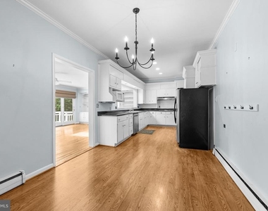 7811 Maple Avenue - Photo Thumbnail 11