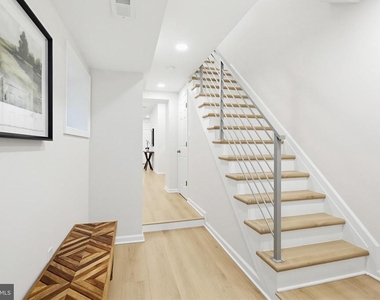 843 E Lombard Street - Photo Thumbnail 6