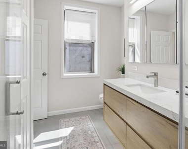 843 E Lombard Street - Photo Thumbnail 13