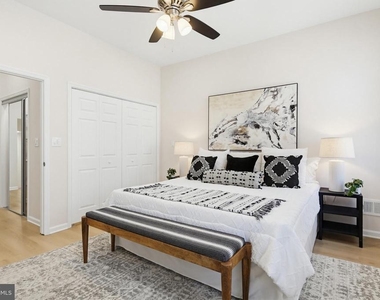 843 E Lombard Street - Photo Thumbnail 9