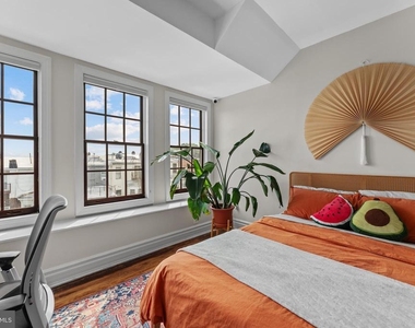 1714 Park Avenue - Photo Thumbnail 14