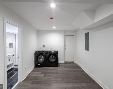 3905 8th Street - Photo Thumbnail 9
