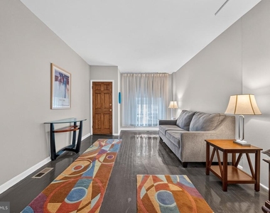 602 S Macon Street - Photo Thumbnail 6