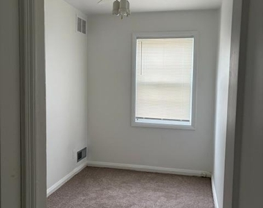 325 Imla Street - Photo Thumbnail 15