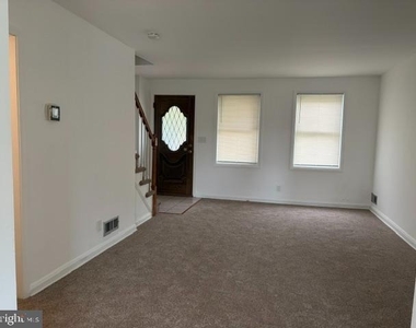 325 Imla Street - Photo Thumbnail 3