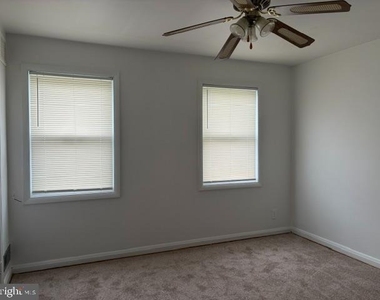 325 Imla Street - Photo Thumbnail 13