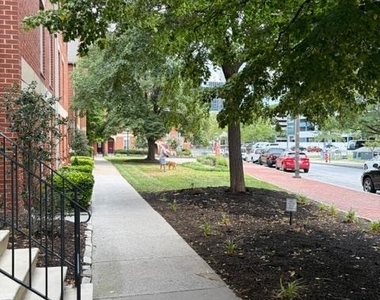 516 S Charles St S - Photo Thumbnail 1