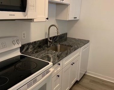 516 S Charles St S - Photo Thumbnail 8