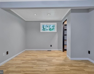 8206 Waterford Road - Photo Thumbnail 12