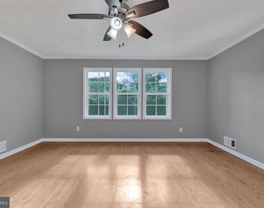 8206 Waterford Road - Photo Thumbnail 5