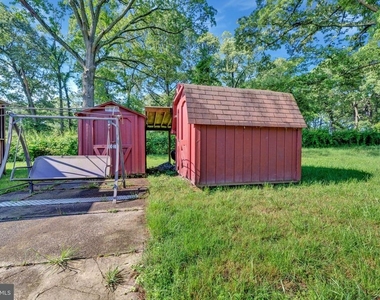 8206 Waterford Road - Photo Thumbnail 2