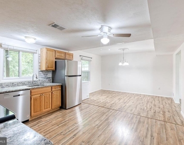 2249 Four Seasons Drive - Photo Thumbnail 7
