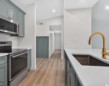 45 Tiffany Drive - Photo Thumbnail 10