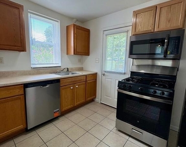 118 Atlas Drive - Photo Thumbnail 5