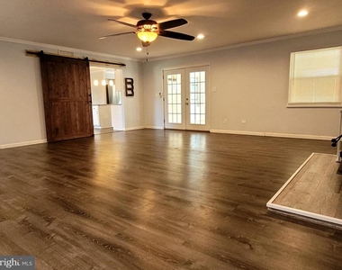 6 Tudor Court - Photo Thumbnail 3