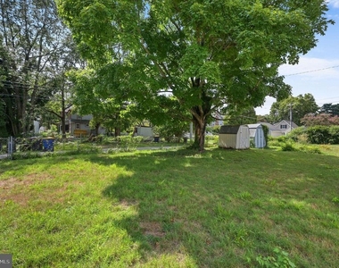 212 N American Avenue - Photo Thumbnail 1