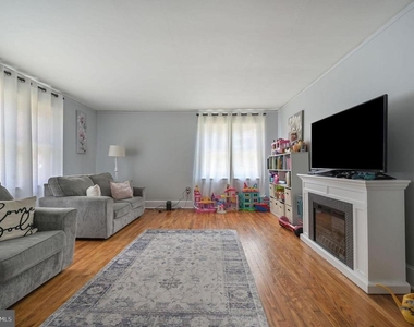 212 N American Avenue - Photo Thumbnail 2