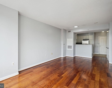 555 Massachusetts Avenue Nw - Photo Thumbnail 3