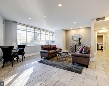 555 Massachusetts Avenue Nw - Photo Thumbnail 17