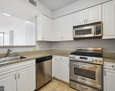 555 Massachusetts Avenue Nw - Photo Thumbnail 7
