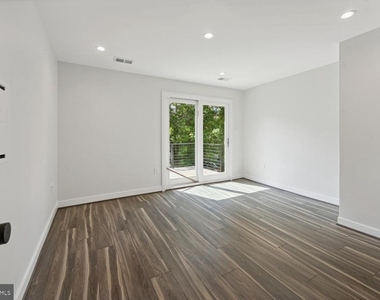 1850 Ingleside Terrace Nw - Photo Thumbnail 8