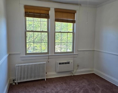 3022 Wisconsin Avenue Nw - Photo Thumbnail 1