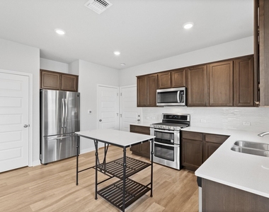 7814 Wilfred Dr - Photo Thumbnail 5