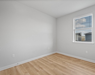 7814 Wilfred Dr - Photo Thumbnail 13