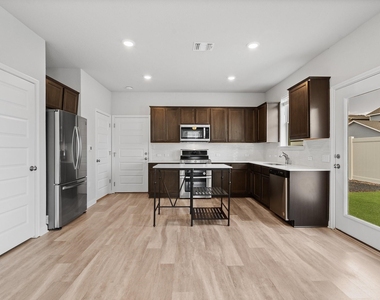 7814 Wilfred Dr - Photo Thumbnail 3