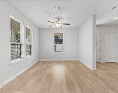 7814 Wilfred Dr - Photo Thumbnail 6