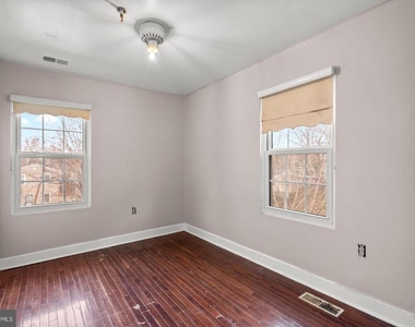 4410 Foote Street Ne - Photo Thumbnail 3