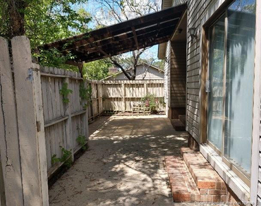 4616 Hoe Court - Photo Thumbnail 14