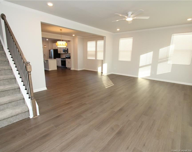 510 Light Oak Way - Photo Thumbnail 3