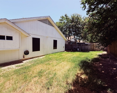 12314 Thompkins Dr - Photo Thumbnail 32