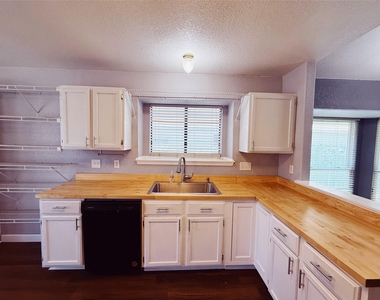 12314 Thompkins Dr - Photo Thumbnail 5