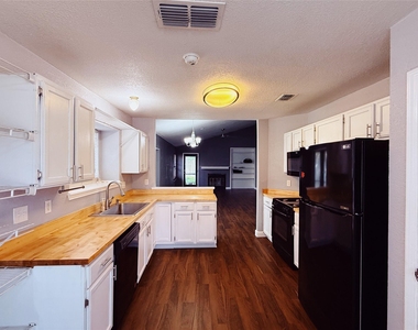 12314 Thompkins Dr - Photo Thumbnail 4